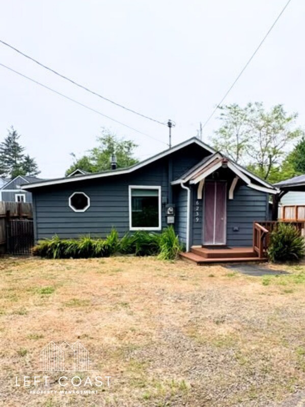 Building Photo - 6239 SW Jetty Ave