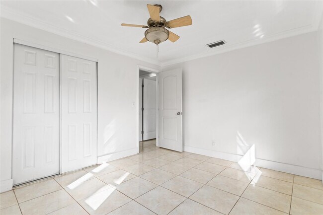 Building Photo - 4184 SW 49th Ct