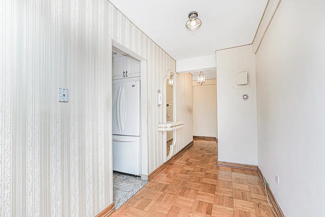 Building Photo - 8901 Shore Rd