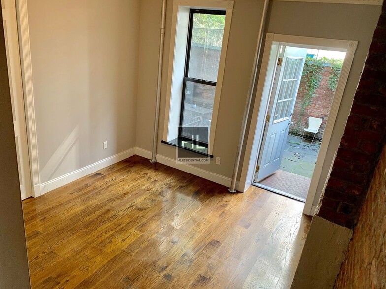 Building Photo - E 6TH ST.