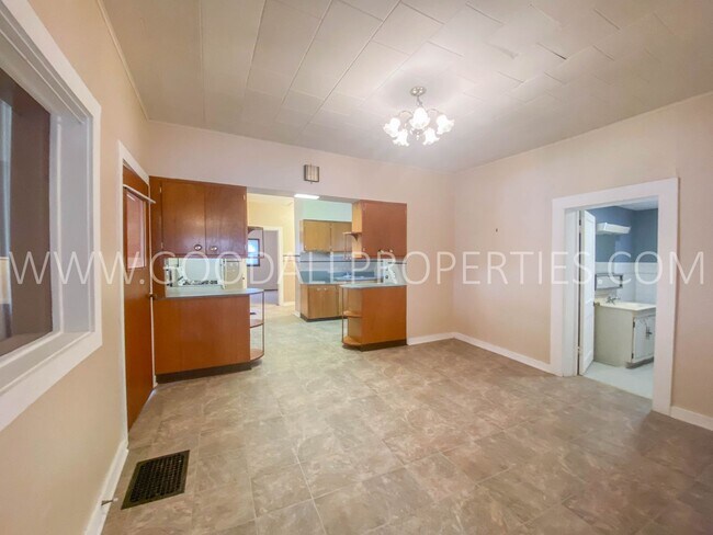Building Photo - Charming 2 Bed, 2 Bath Home Available in Adel