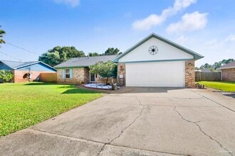 Building Photo - 4036 Shorewood Dr