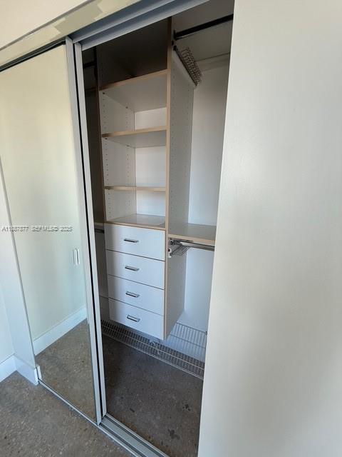 Building Photo - 10 SW South River Dr