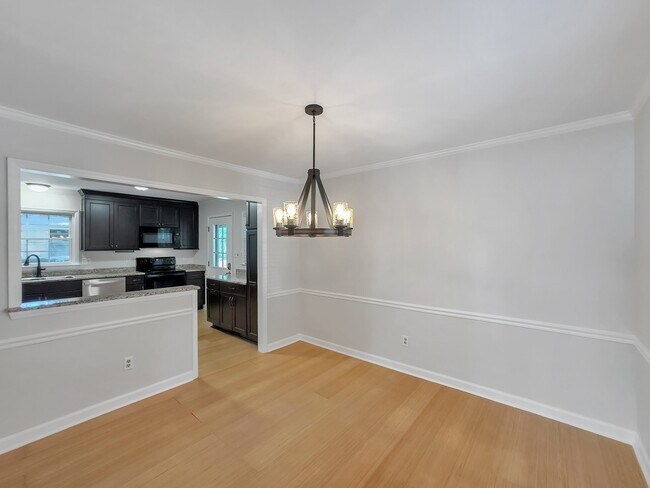 Building Photo - 312 Trappers Run Dr