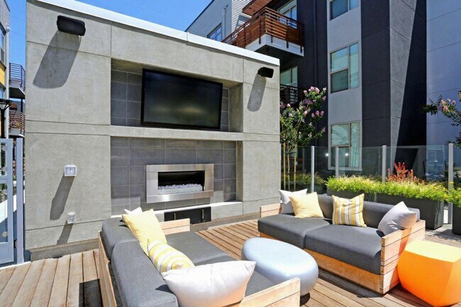 Building Photo - 3645 Haven Ave