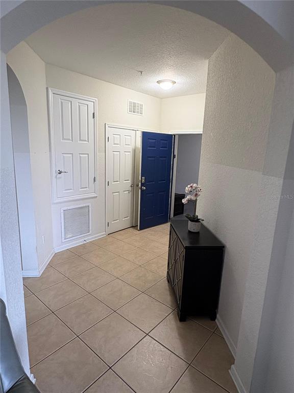 Building Photo - 4102 Breakview Dr