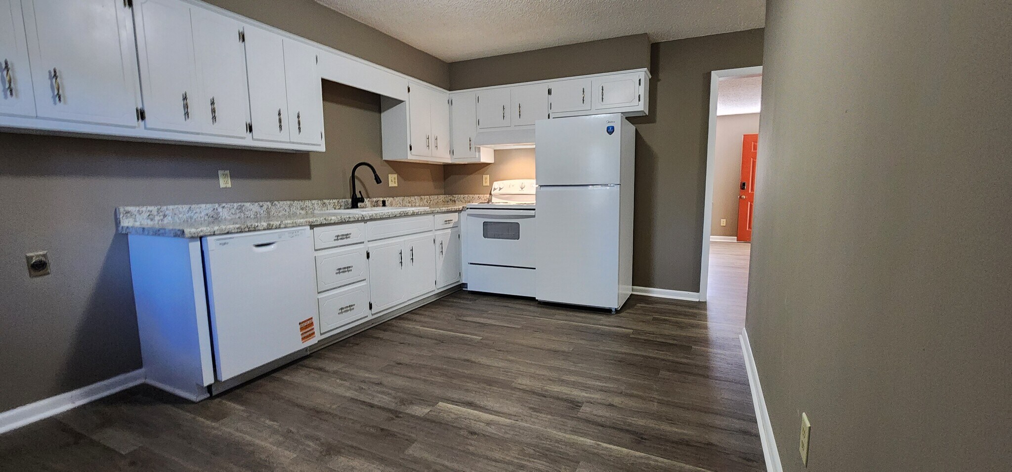 Building Photo - 1535 Warnke Rd NW