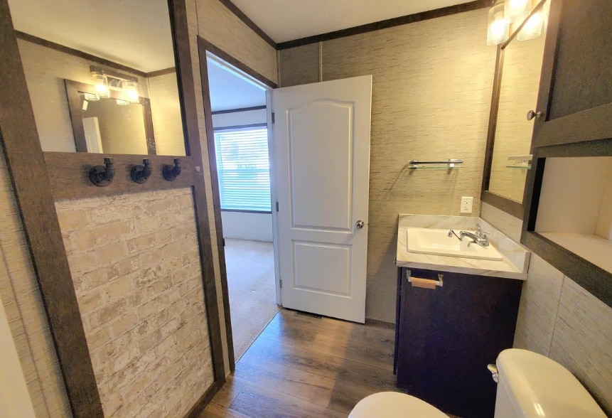 Building Photo - 338 Saddle Dr