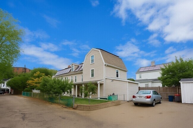 Building Photo - 16 Beacon Pl