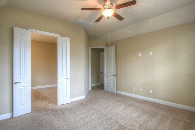 Building Photo - 123 Colton Ct