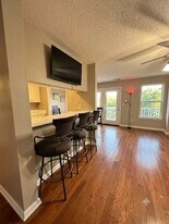 Building Photo - 906 Litchfield Way