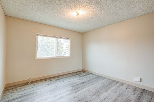 Building Photo - Spruce Ave Residences