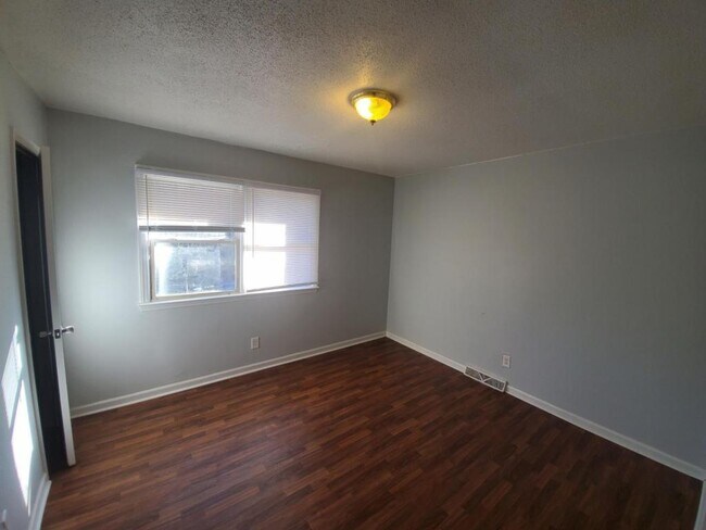 Building Photo - 1129 Conley St