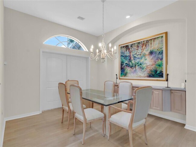 Building Photo - 8870 Huntington Pointe Dr