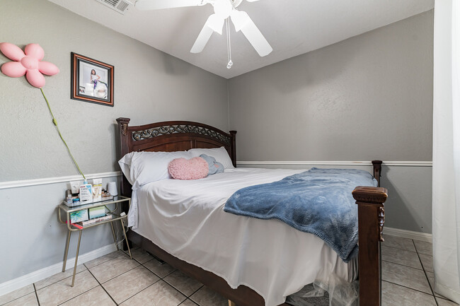 Bedroom 2 - 1907 Greenhill Dr