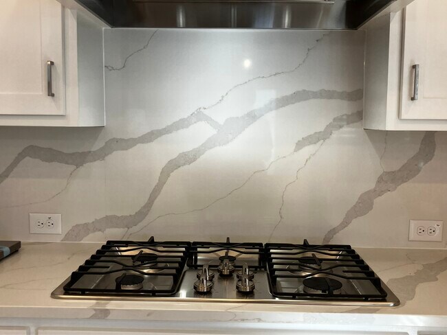 Building Photo - 1225 Marc Pl