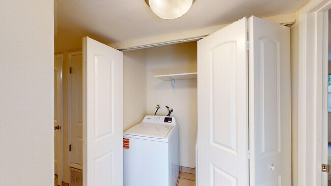 Building Photo - 18163 Happy Ln