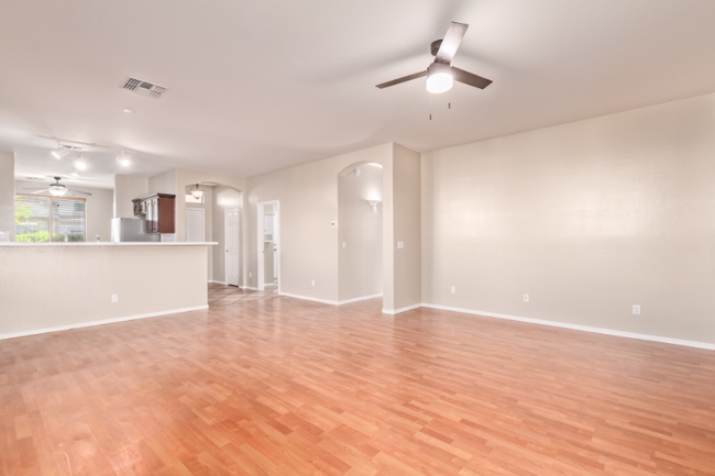 Building Photo - 9004 W Fullam St
