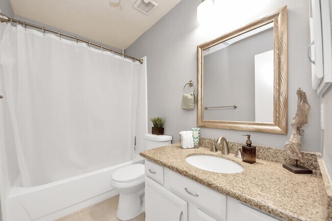 Building Photo - 15739 Oak Mountain Dr