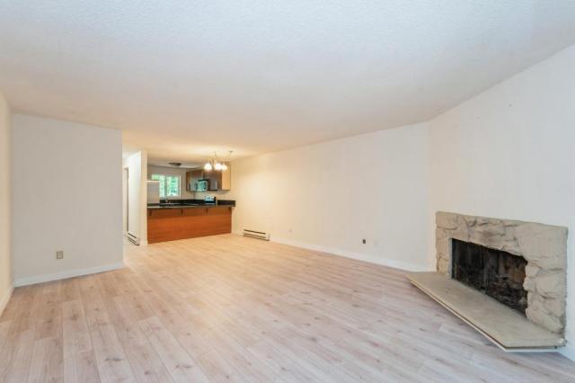 Building Photo - 2 bedroom in Bellevue WA 98007