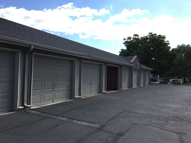 Building Photo - 33 S Boulder Cir
