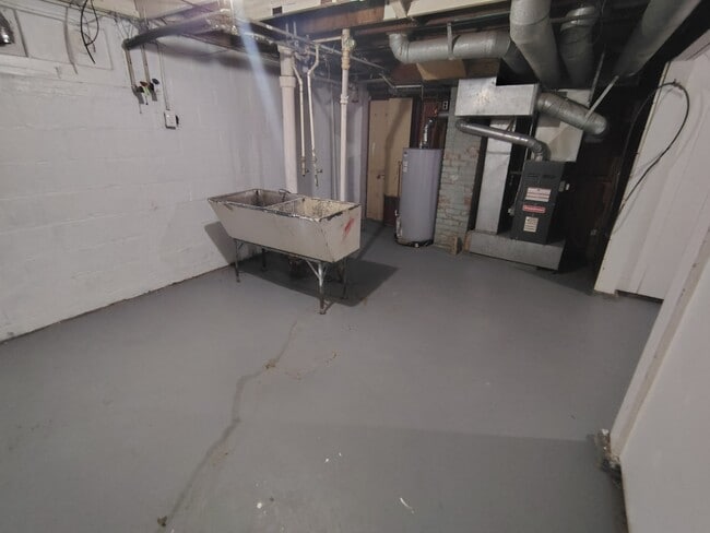 Building Photo - 1518 N Horsman St