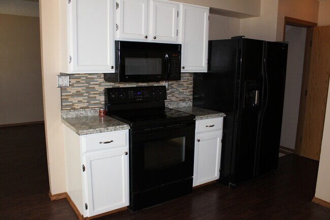 Building Photo - 6469 McNichols Ct