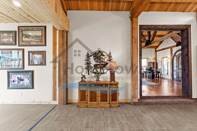 Building Photo - Stunning Luxury Hayden Lake Lodge with 5 B...