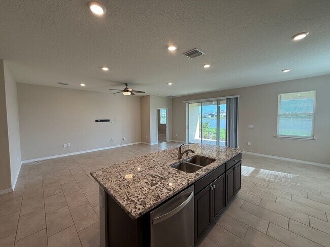 Building Photo - 3 Bedroom 2.5 Bath Single Family Home Prom...