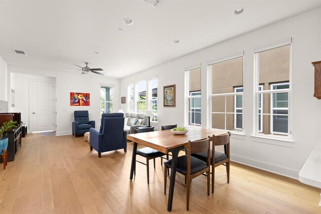 Building Photo - 2509 Simond Ave