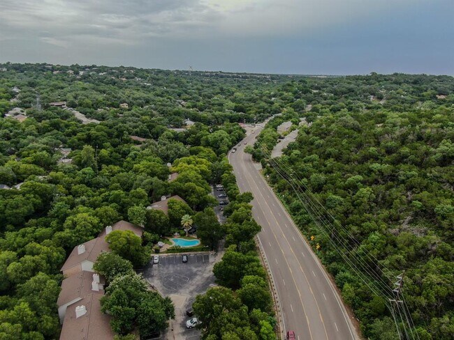 Building Photo - 3839 Dry Creek Dr