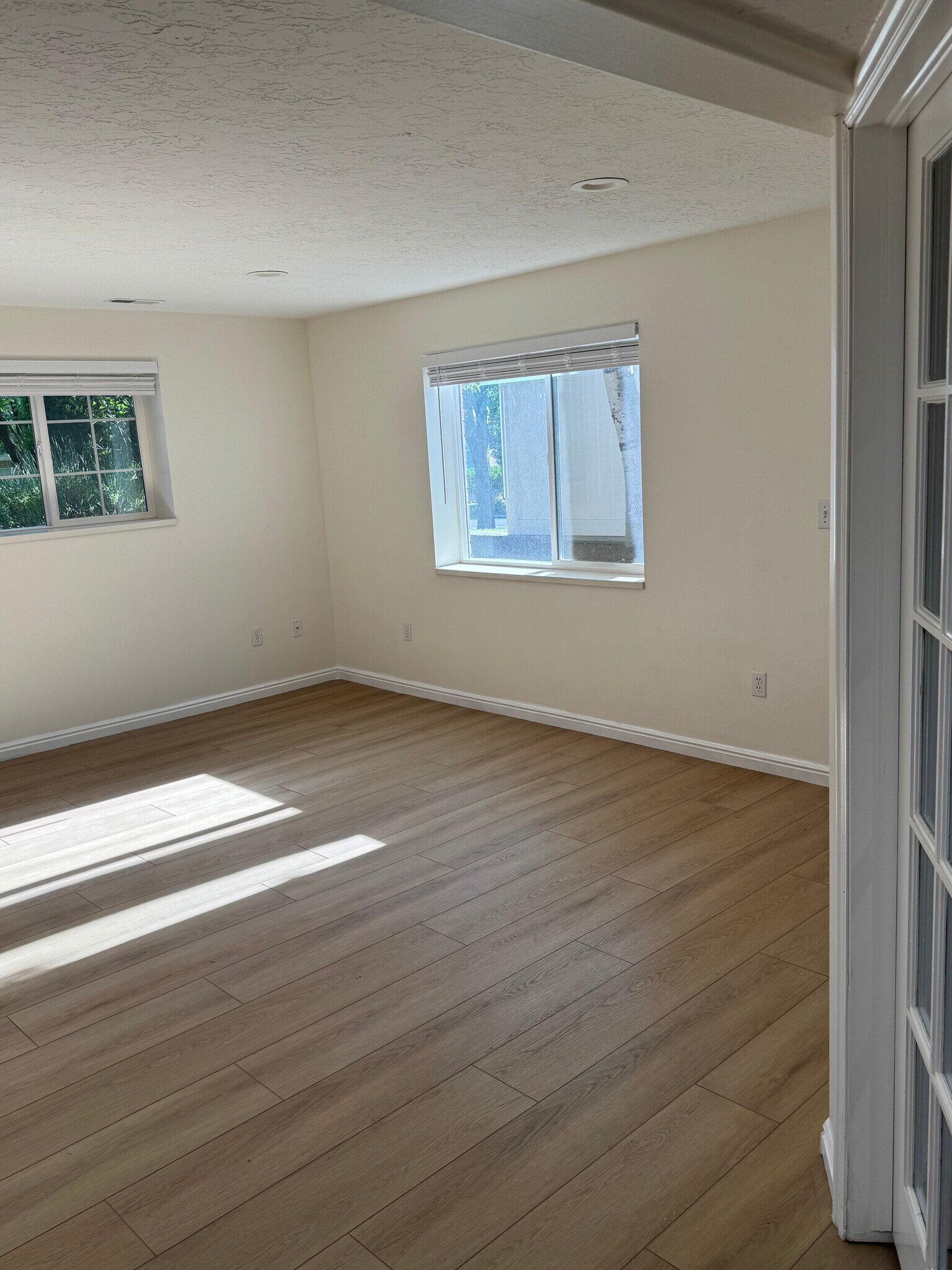 Building Photo - 1117 E 200 S