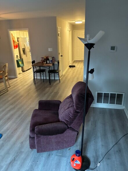 Building Photo - 579 Wedgewood Dr