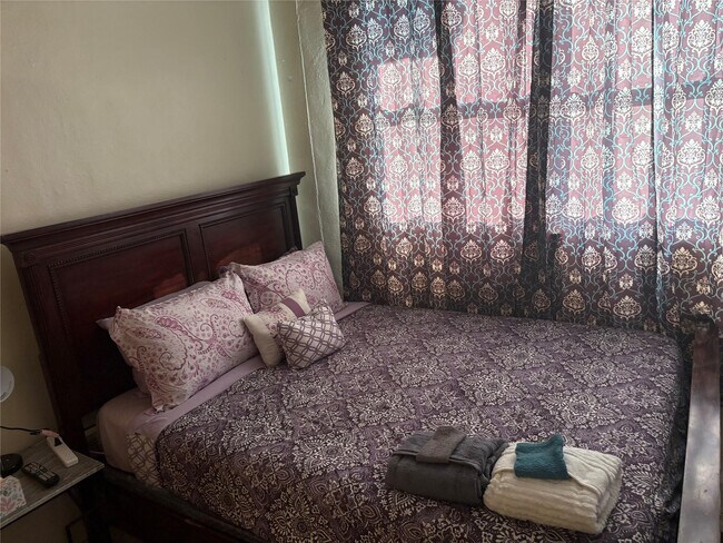 Building Photo - 17131 NW 32 Ct