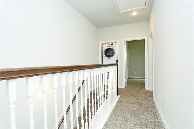 Building Photo - 990 Grenshaw St