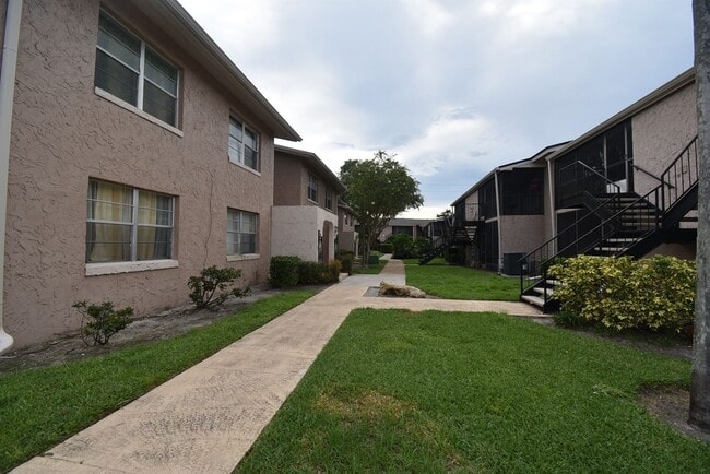 Building Photo - 2 Bed/2 Bath, 2nd Floor Condo at Marbeya C...