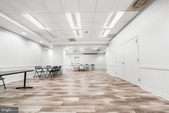 Building Photo - 1021 Arlington Blvd