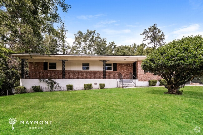 Building Photo - 2453 Madrid Dr