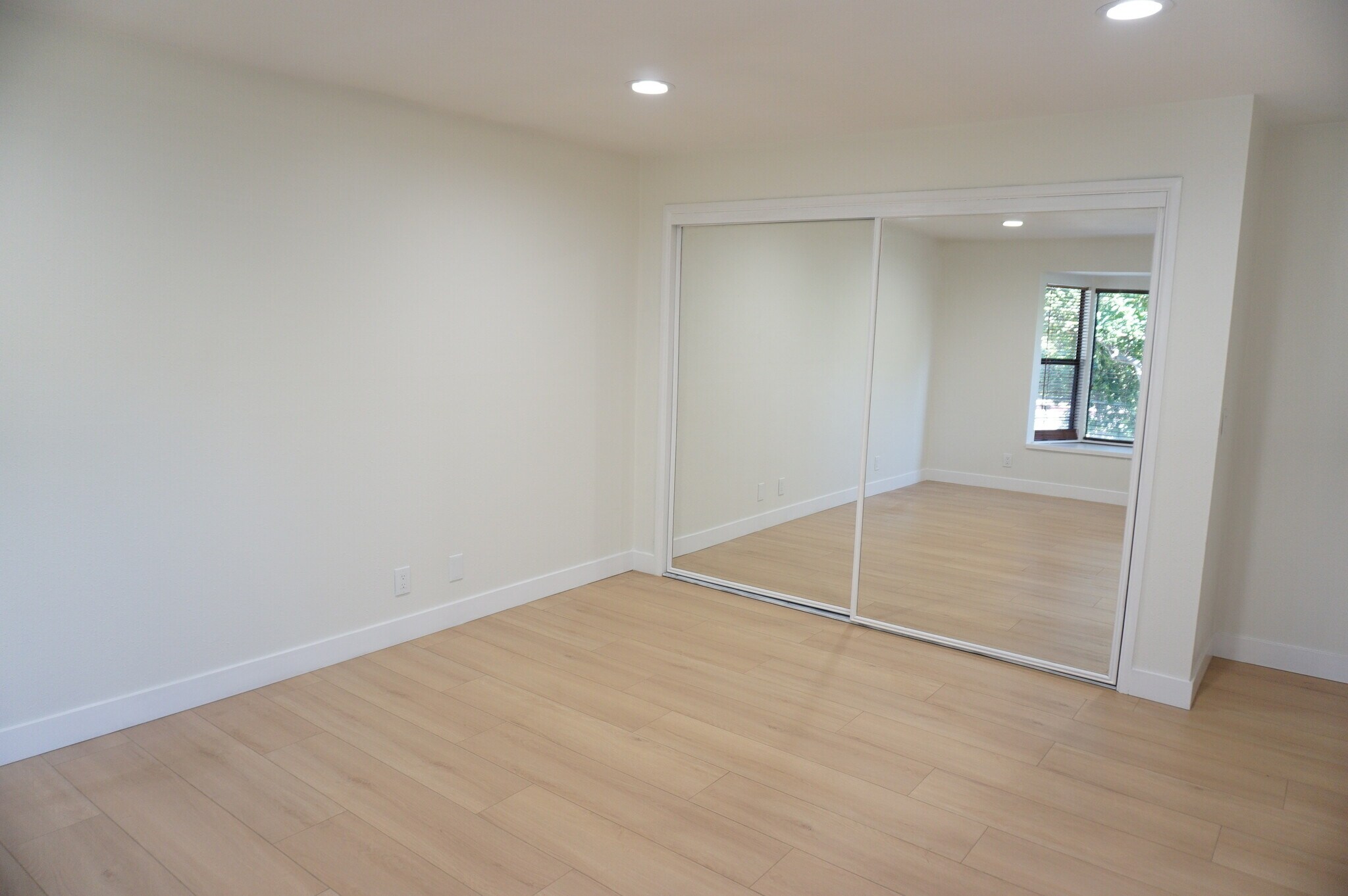 Building Photo - 3948 Pennsylvania Ave