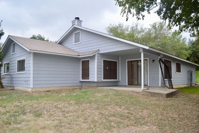 Building Photo - Charming 3 bed 2 bath