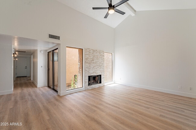 Building Photo - 1717 N Ventura Ln
