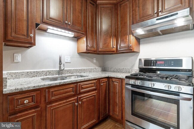 Building Photo - 4413 Romlon St