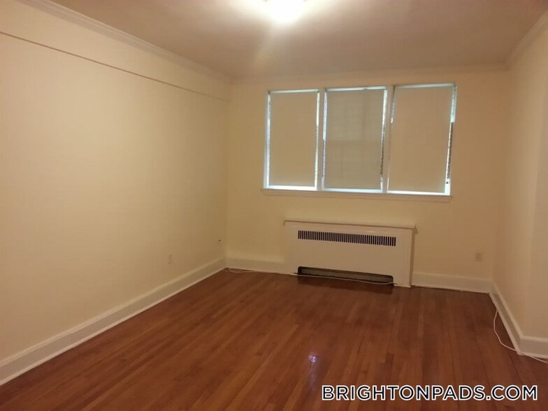 Primary Photo - 71 Kilsyth Rd