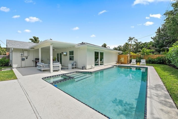 Building Photo - 1604 Seabrook Rd