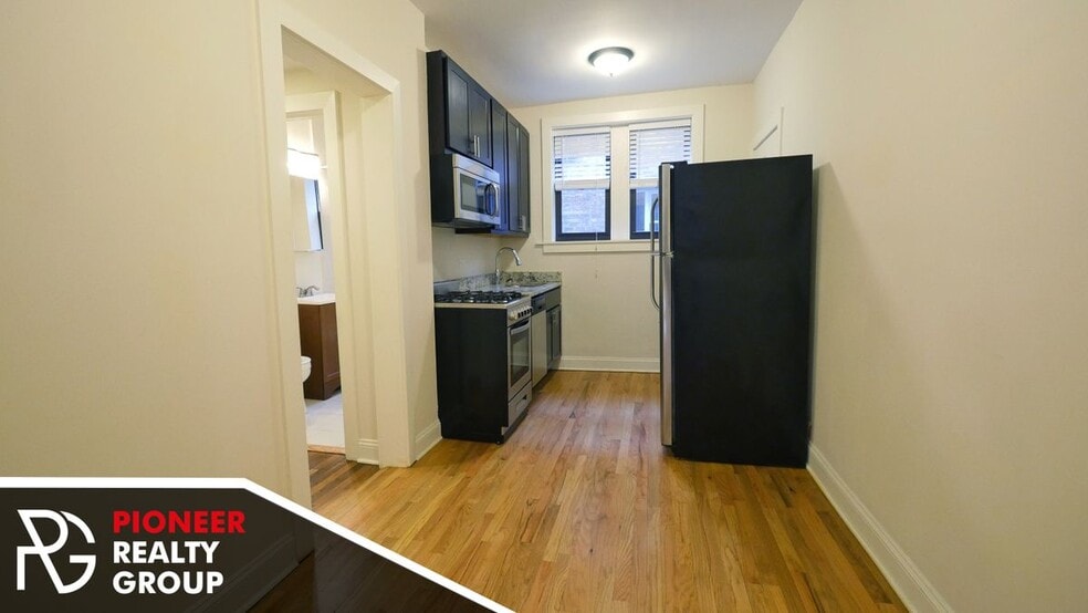 Building Photo - 4034 N Ashland Ave