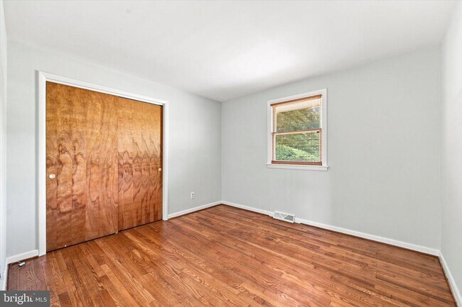 Building Photo - 112 Stump Rd