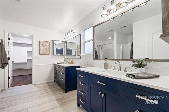 Building Photo - 4712 S Glenmere Way