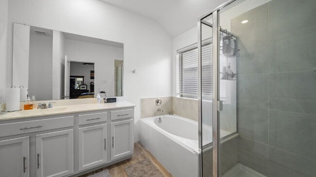 Building Photo - Spacious, well-maintained 4-bedroom, 2-bath single-story home designed for comfortable everyday l...