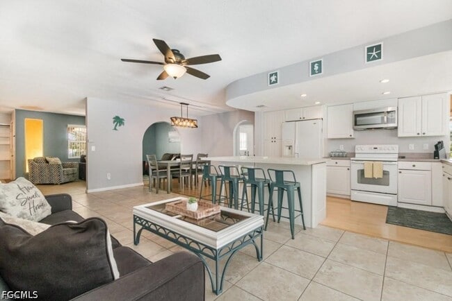 Building Photo - 922 SE 25th Ln