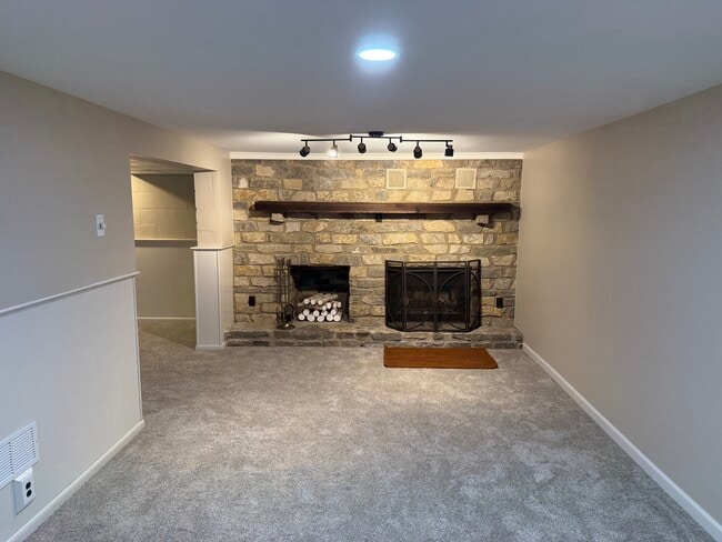 Building Photo - 4291 Beechgrove Dr